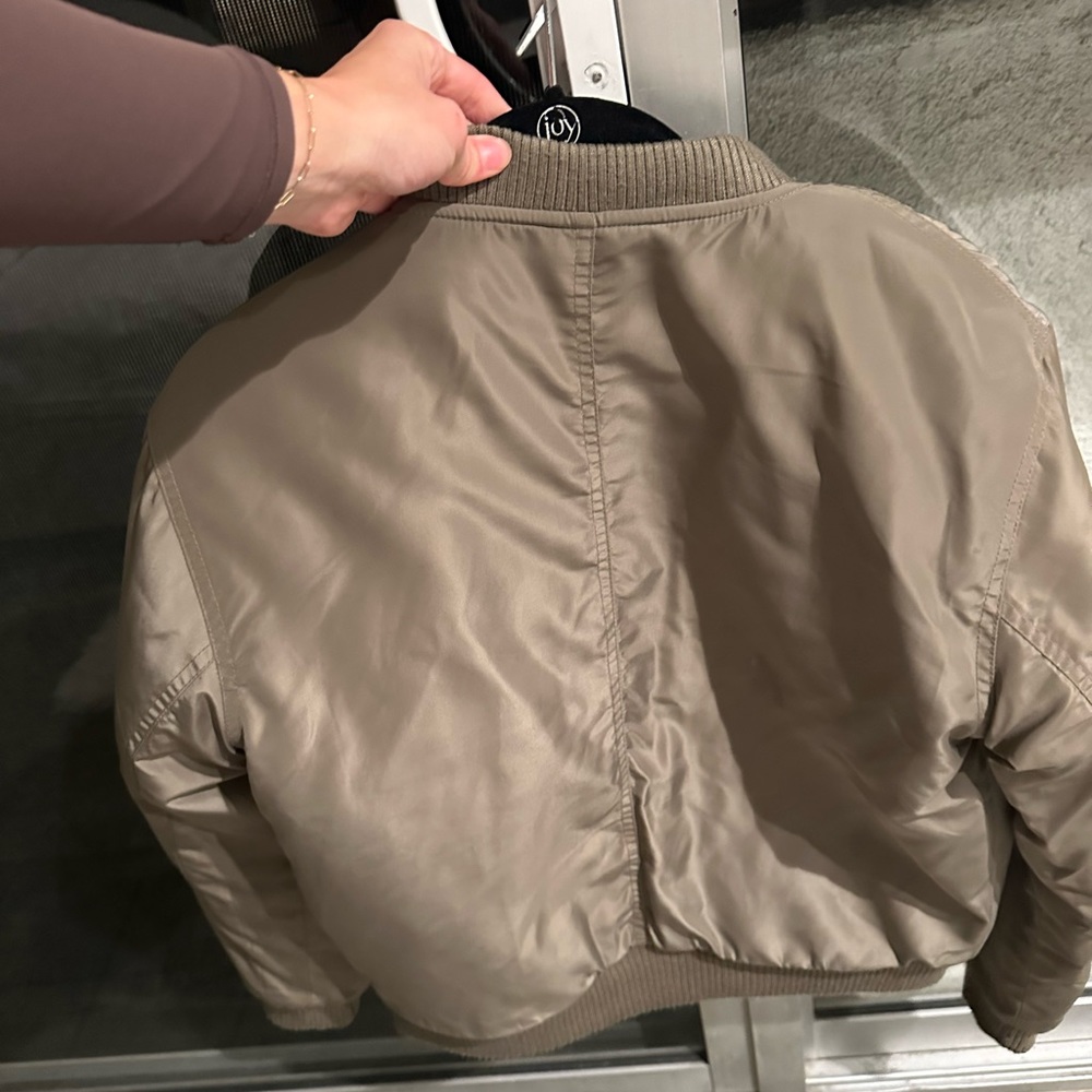 Bomber jacket - Picture 3 of 3